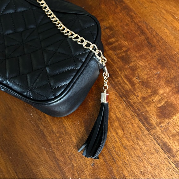 NEW Black Quilted faux leather crossbody / purse / handbag with gold hardware - Picture 4 of 9